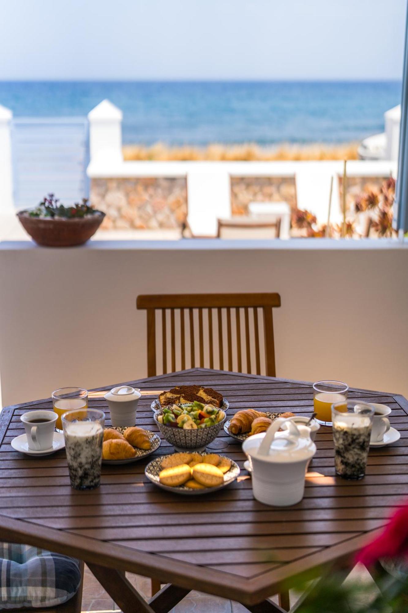 Blue Eyes Beach Villas โมโนลิธอส ภายนอก รูปภาพ